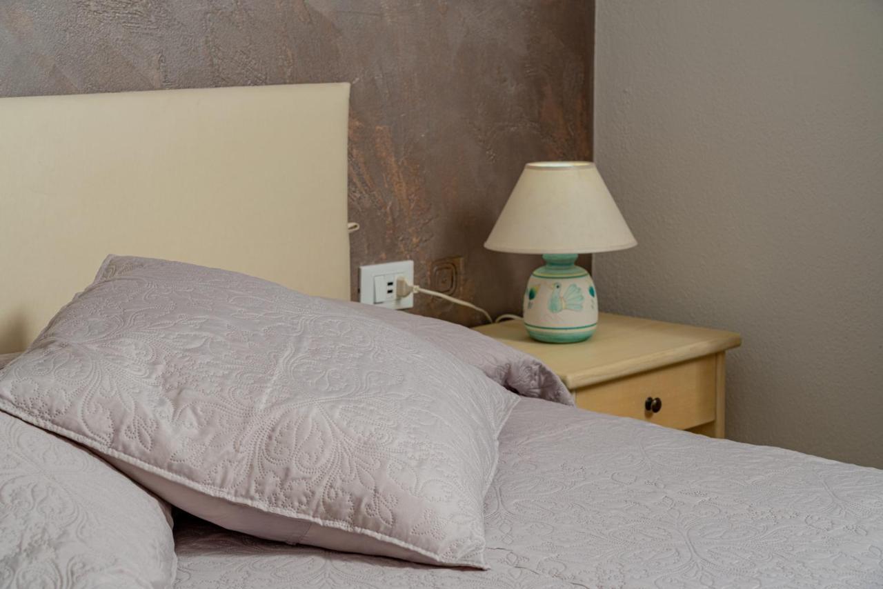 Rooms Tavolara Сан-Теодоро Экстерьер фото